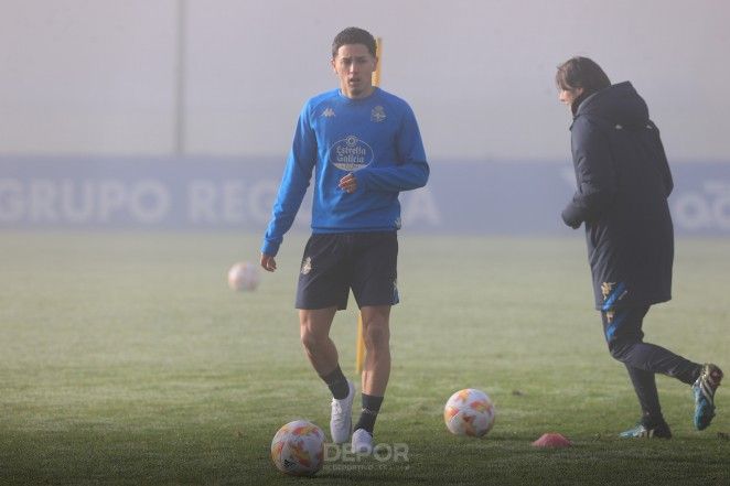  Kike Saverio en un entrenamiento con el Deportivo