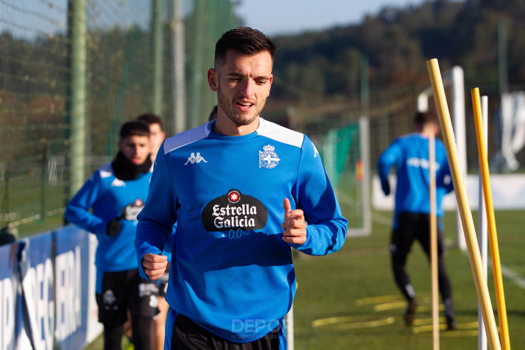  Adrián Lapeña entrenando en Abegondo.