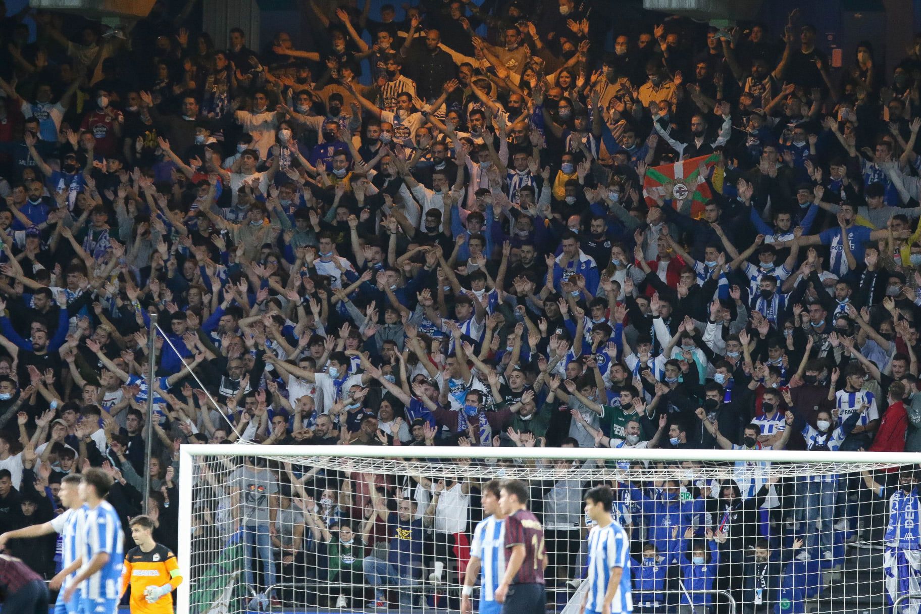  Afición del Deportivo en la UEFA Youth League juvenil  ante el Pogón.
