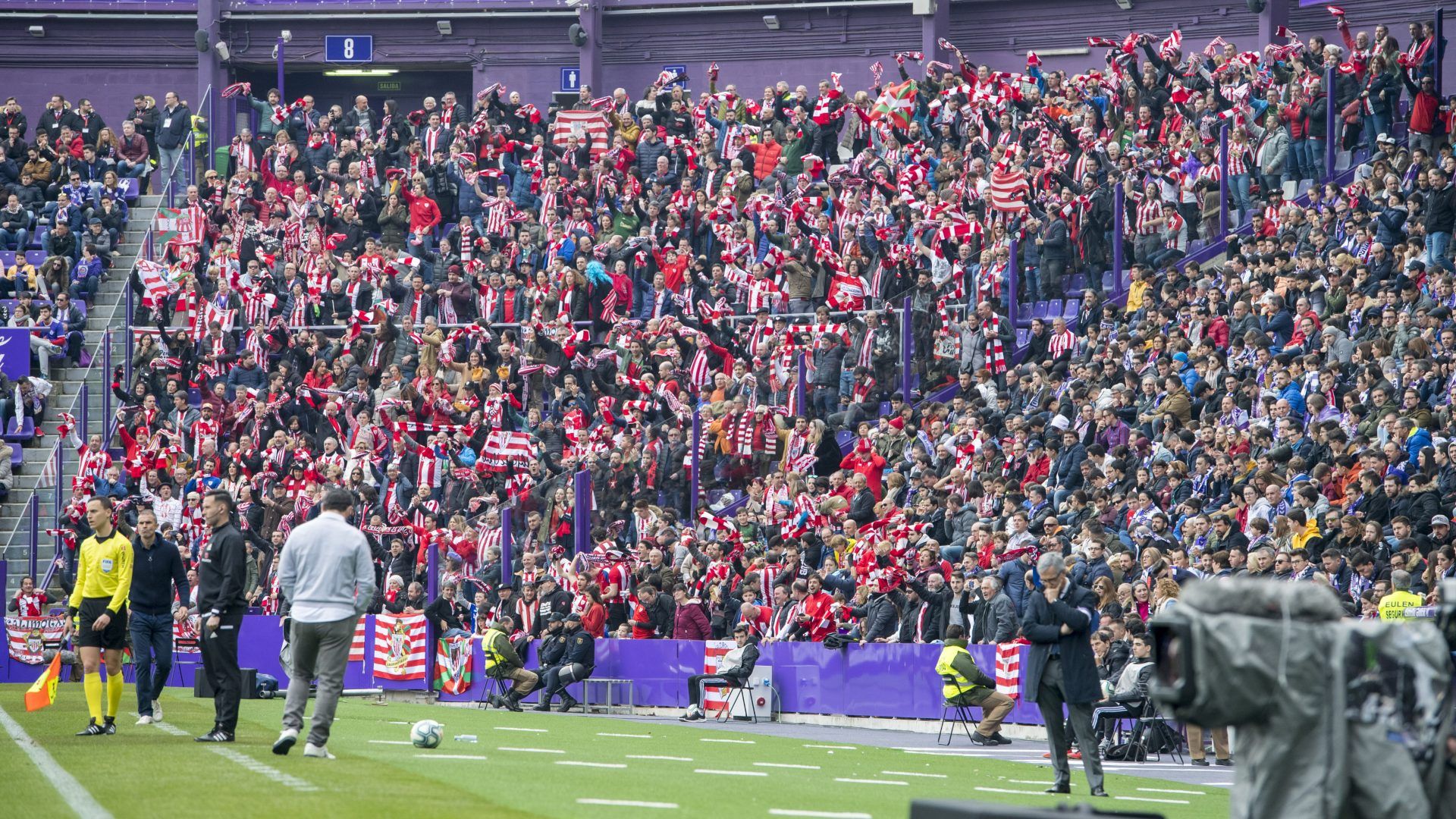 La numerosa afición del Athletic Club disfrutó del buen ambiente y de la victoria en el José Zorrilla.