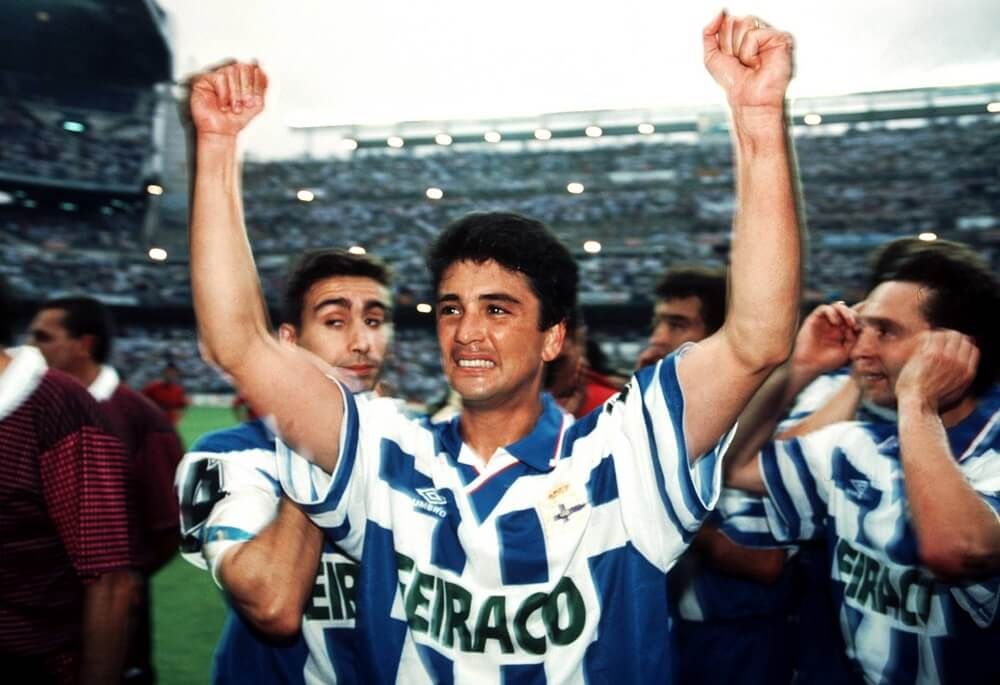  Bebeto celebra el título de Copa con el Deportivo.