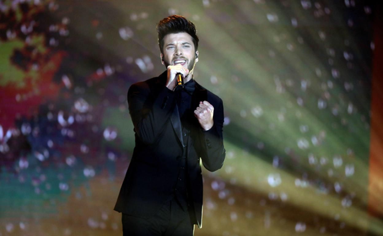 Blas Cantó, durante un concierto.