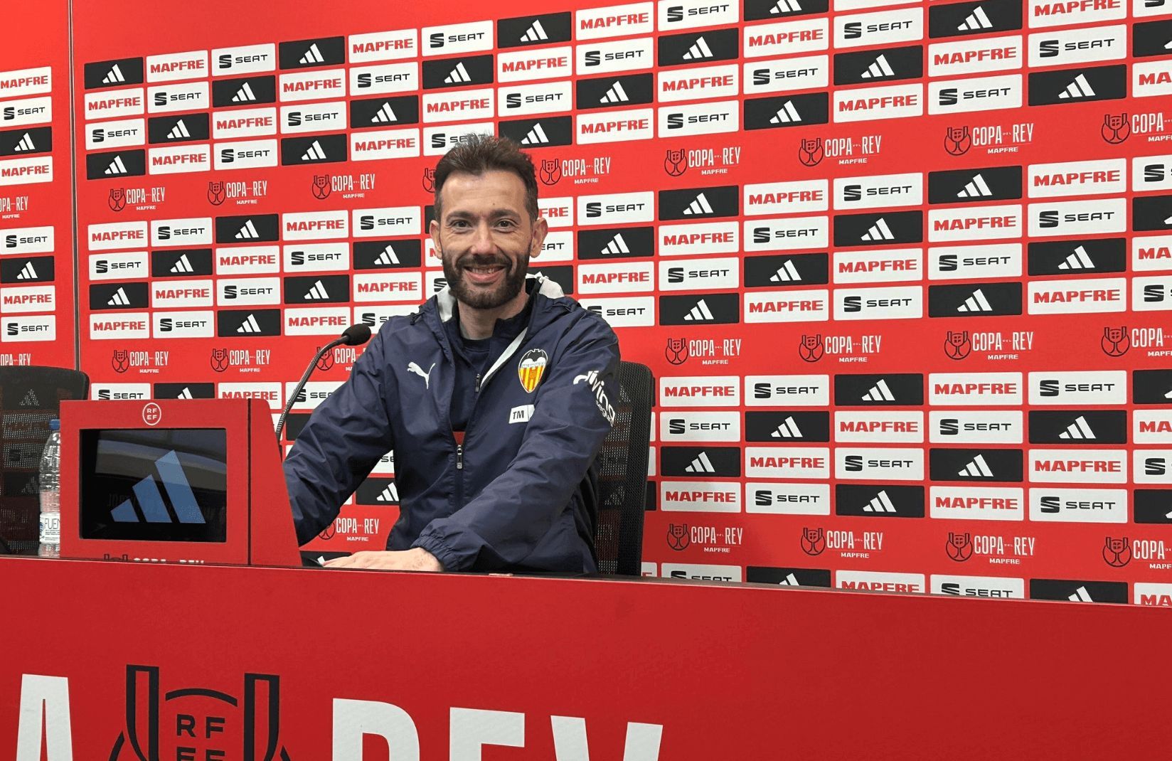  Carlos Corberán, en rueda de prensa