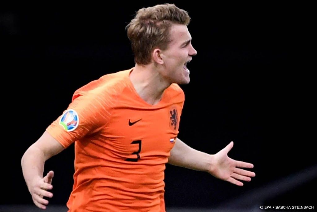  De Ligt celebra su gol con Holanda ante Alemania.