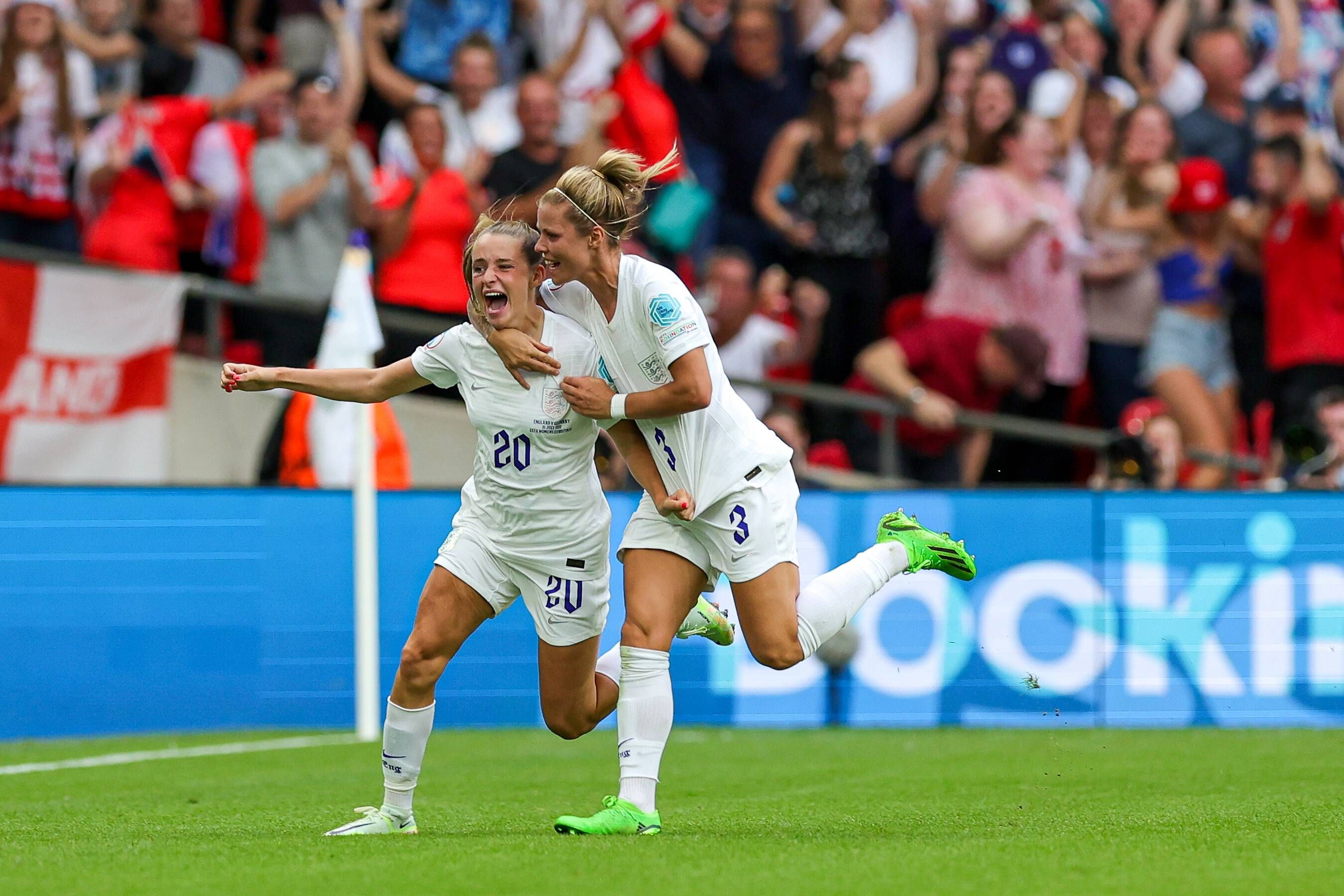  Toone celebra su gol en la final entre Inglaterra y Alemania en la final de la Eurocopa femeninna (FOTO: Cordón Press).