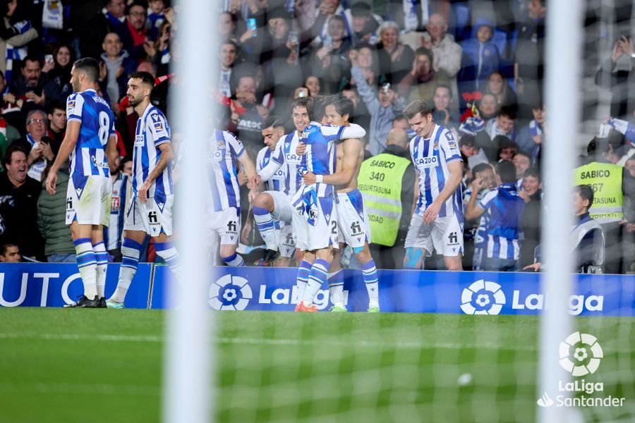  Kubo celebra su gol en el derbi vasco.