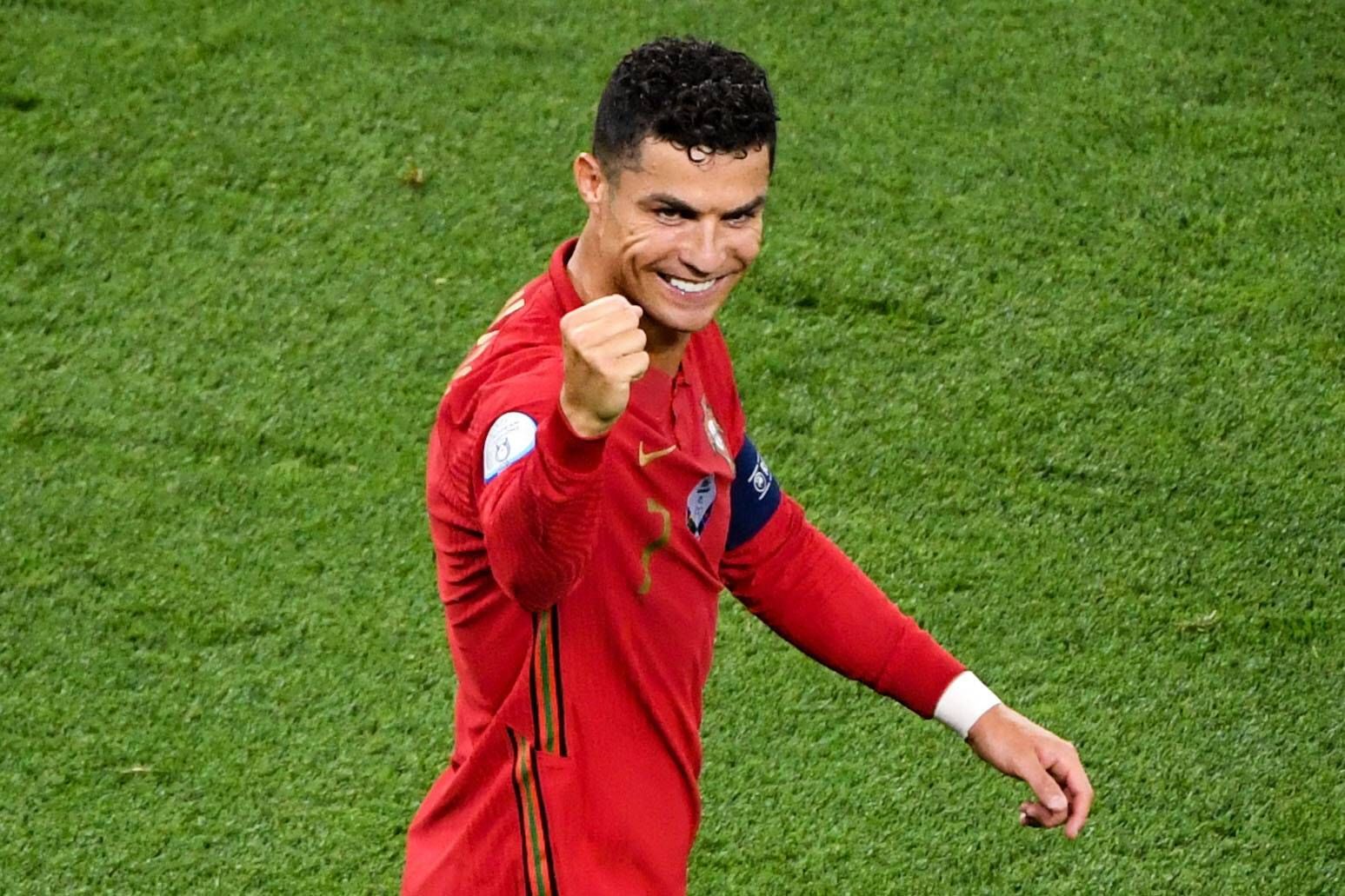  Cristiano Ronaldo celebra su gol en el Portugal-Francia.