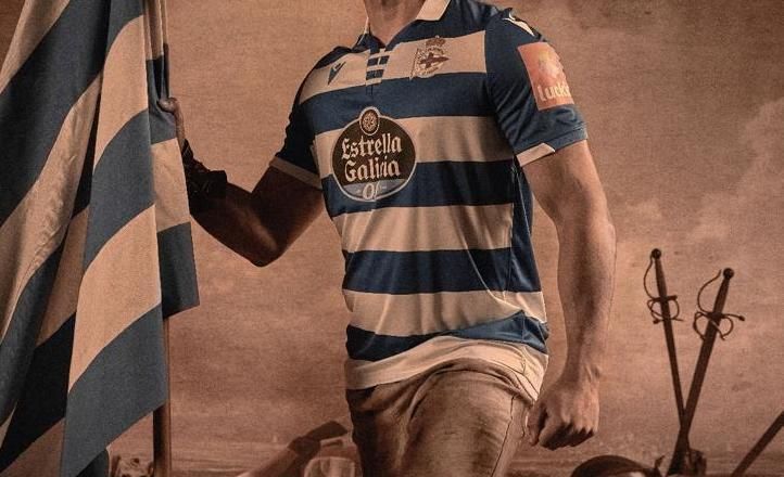  Primera equipación del Deportivo de La Coruña para la temporada 2019/20.