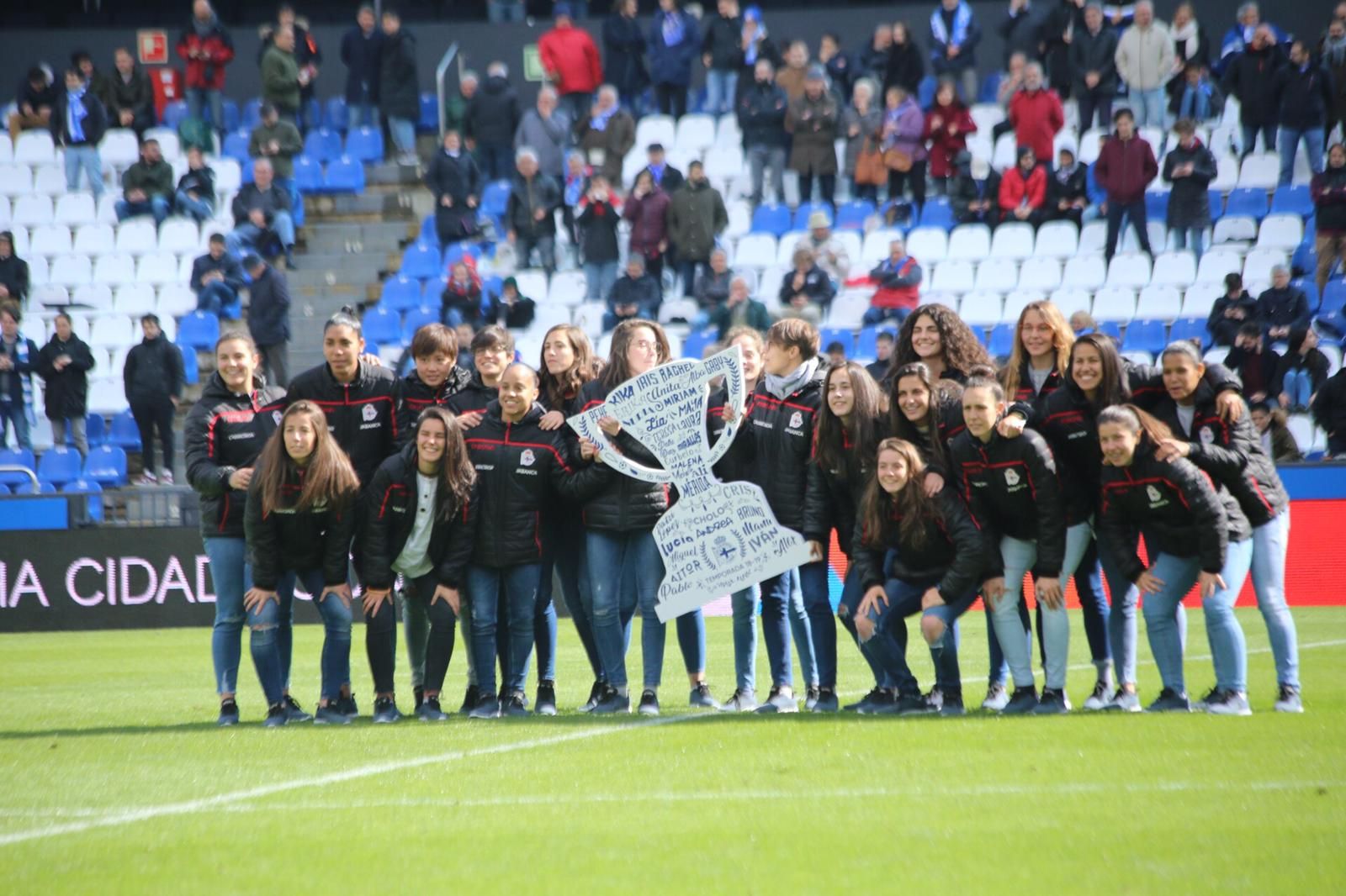 Jugadoras del Dépor ABANCA en Riazor.