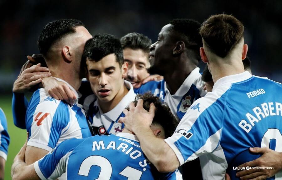 Celebración del gol de Mario Soriano en el Deportivo-Zaragoza (Foto: LALIGA).