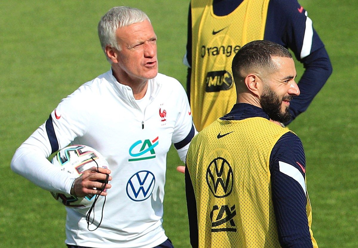  Didier Deschamps y Karim Benzema, en un entrenamiento de Francia.