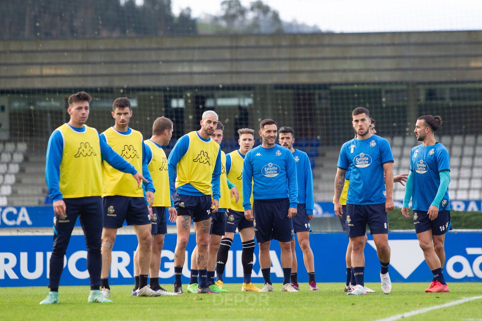 Entrenamiento de la primera plantilla del Deportivo con Lucas Pérez