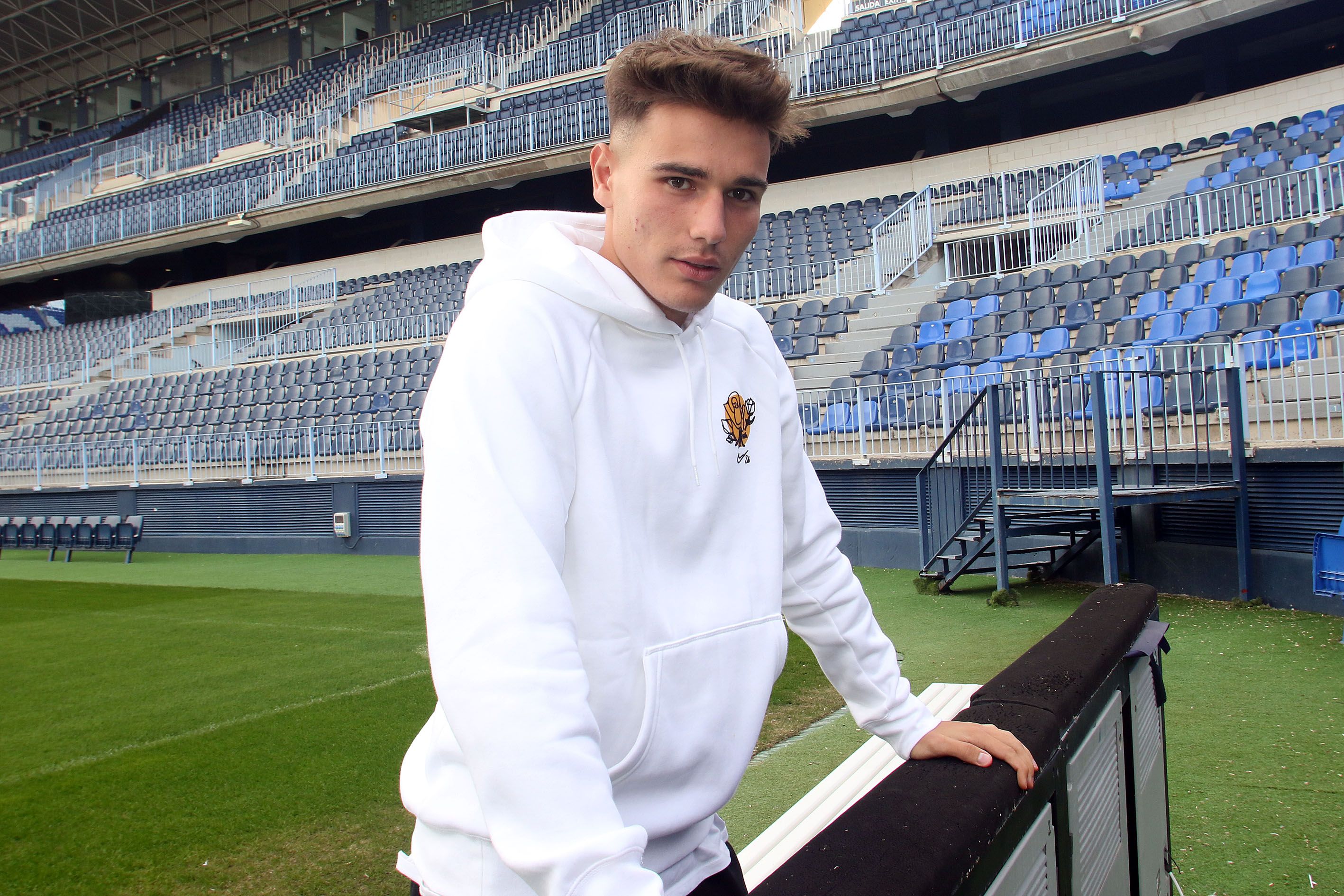  Hugo, posando en La Rosaleda.