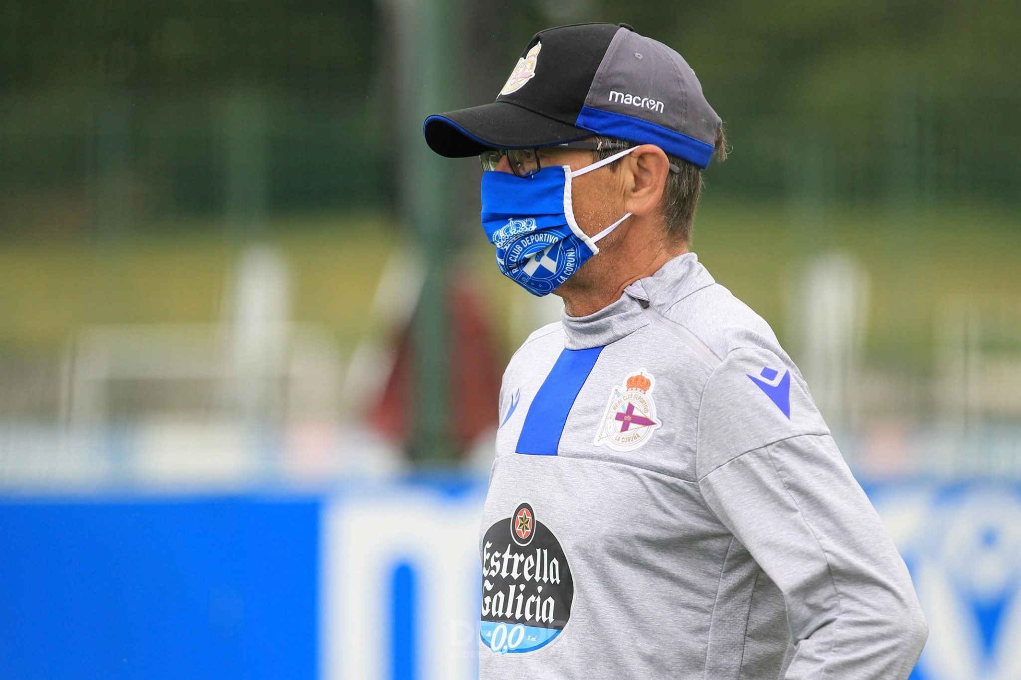 Fernando Vázquez en la Ciudad Deportiva de Abegondo.