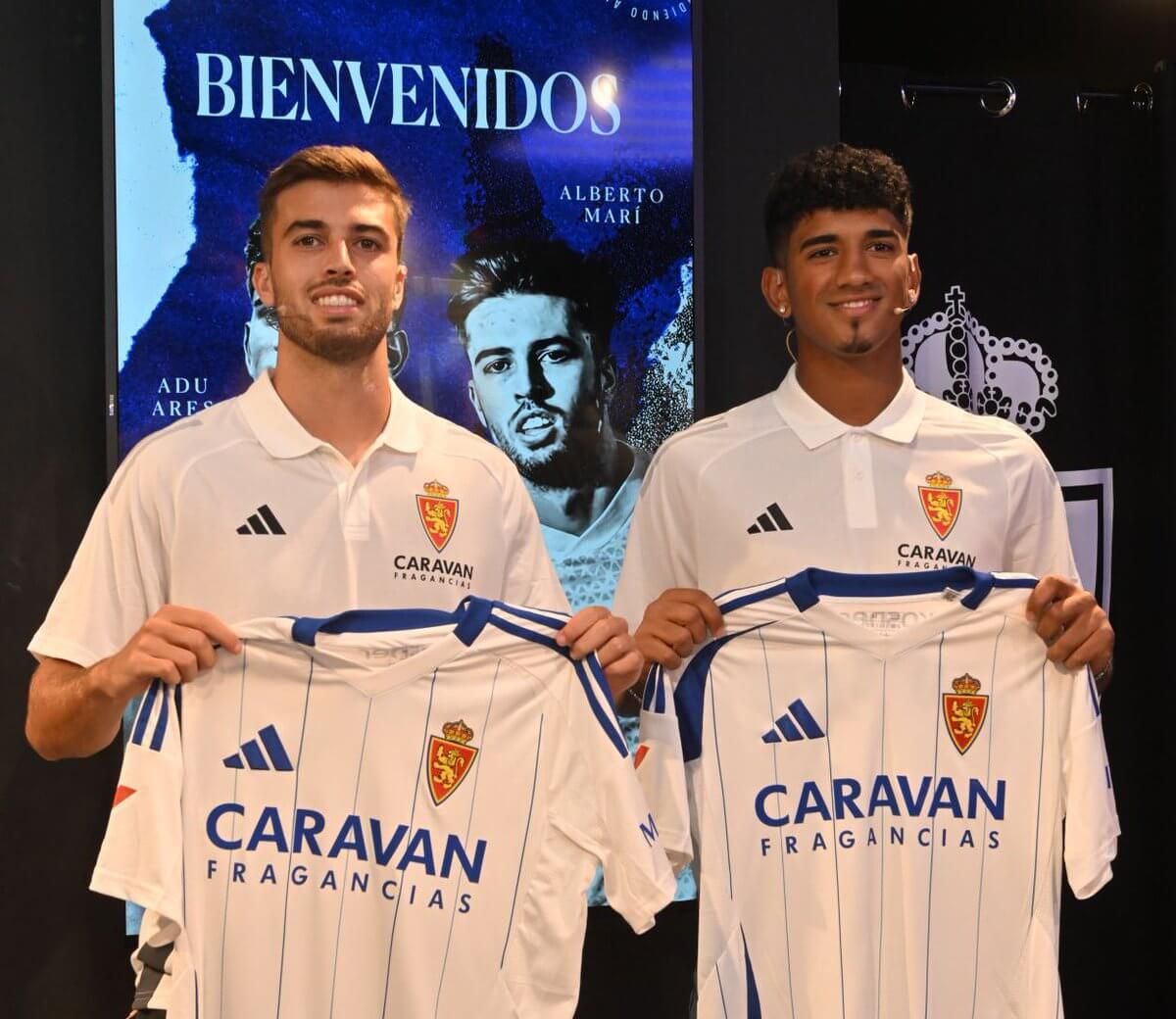  Alberto Marí y Adu Ares, durante su presentación con el Real Zaragoza.