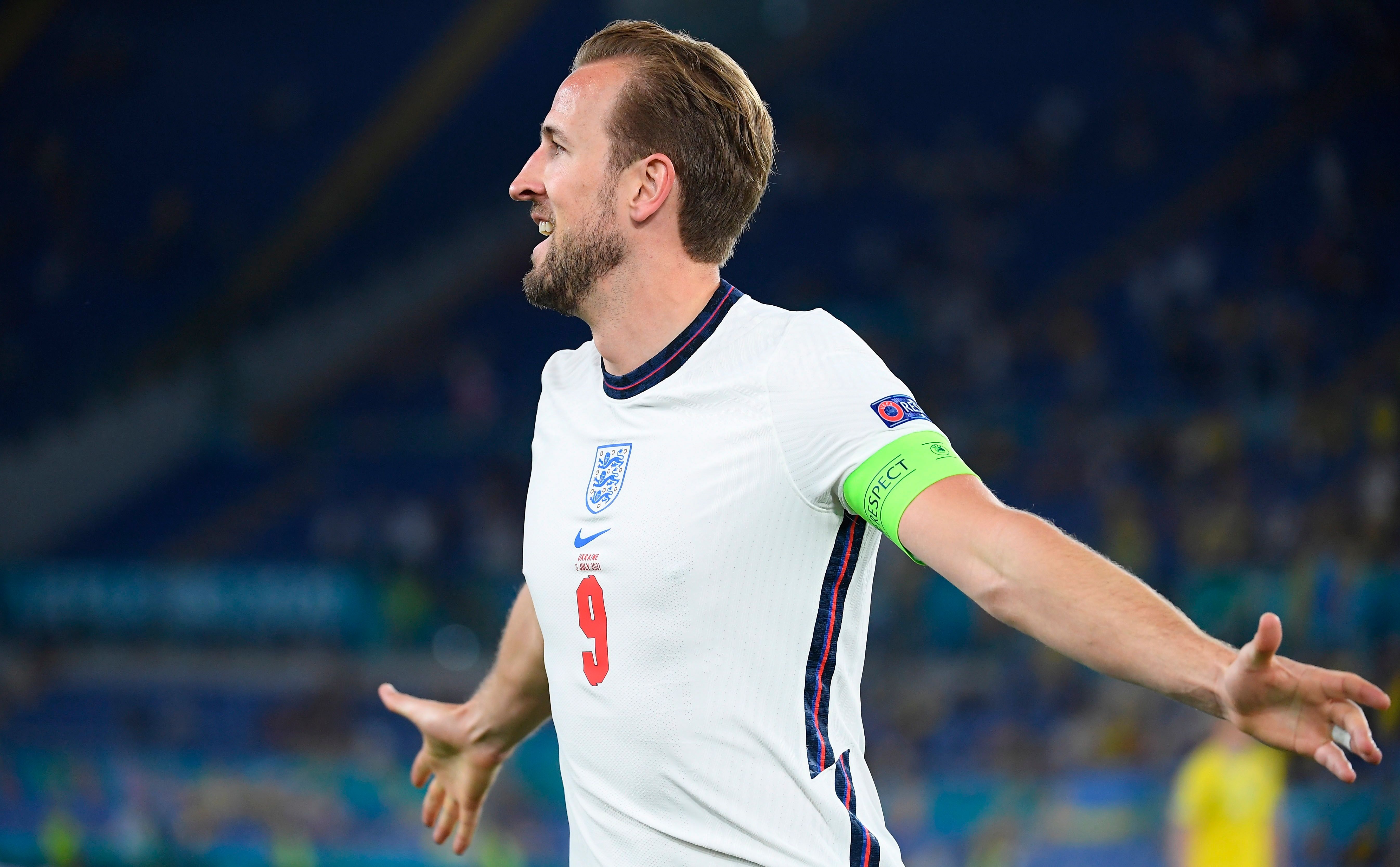 Harry Kane celebra el tercer gol de Inglaterra.
