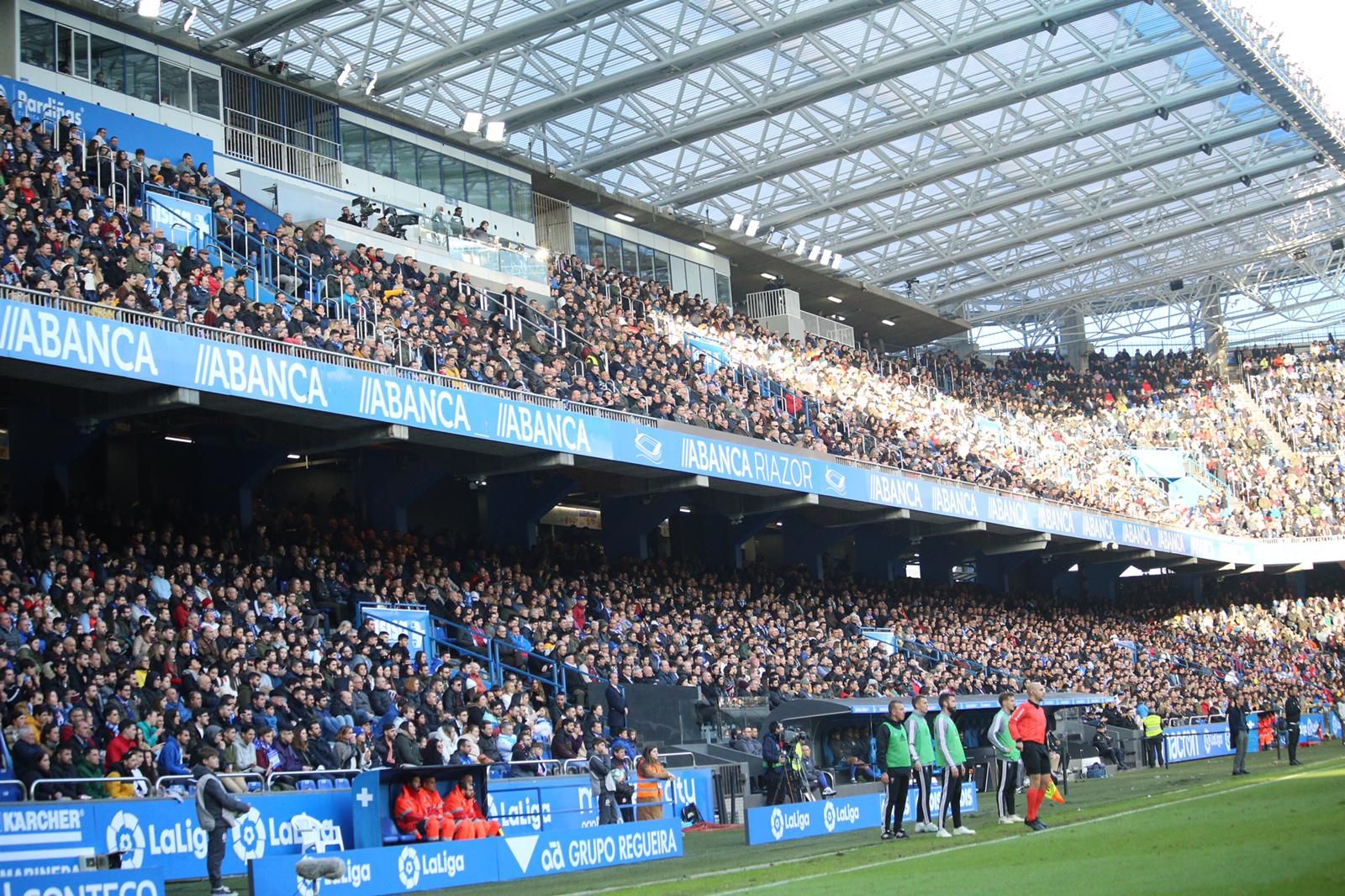  Aficionados del Dépor en las gradas de Riazor.
