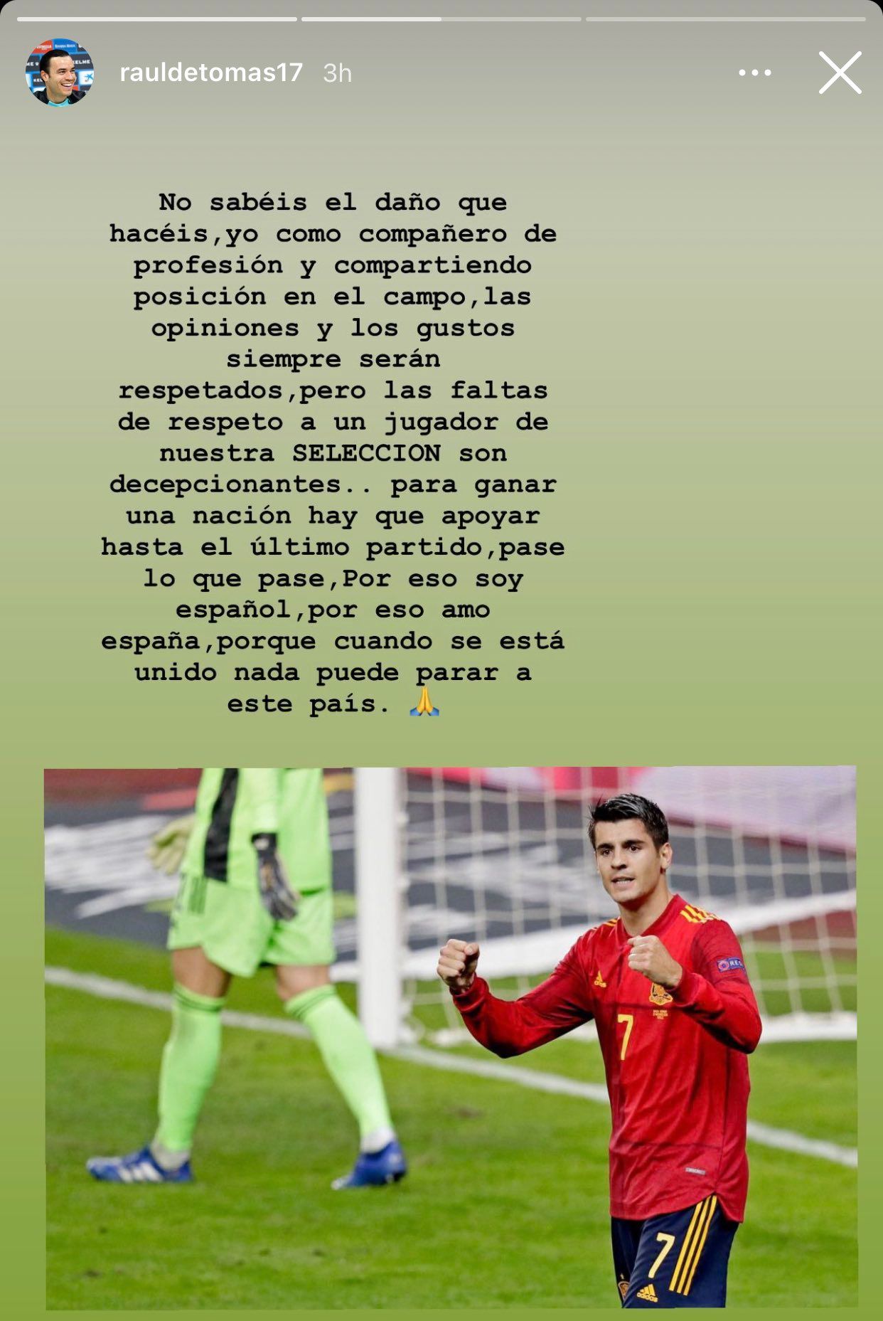 La defensa de Raúl de Tomás a Álvaro Morata.