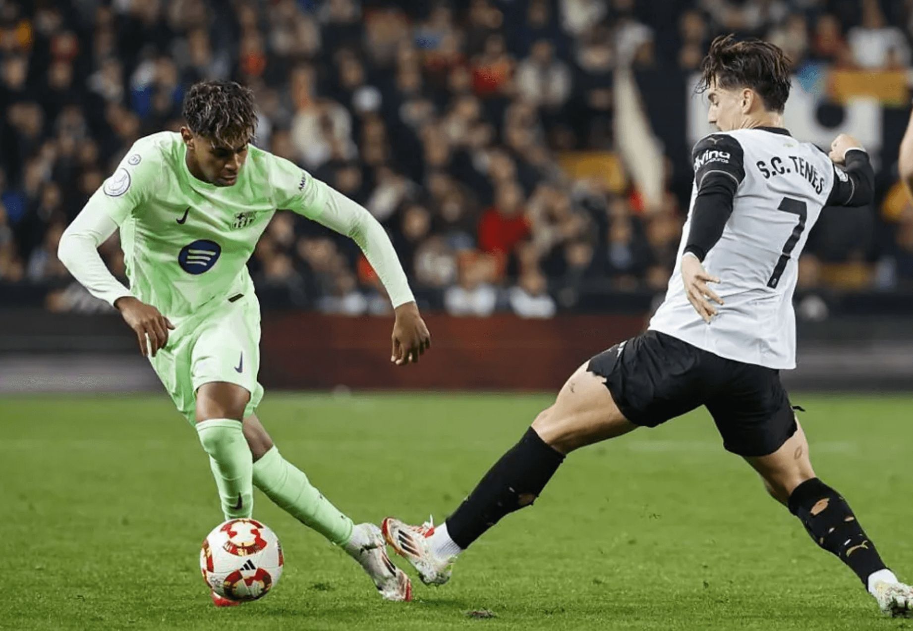 Lamine, uno de los focos de este aficionado racista denunciado