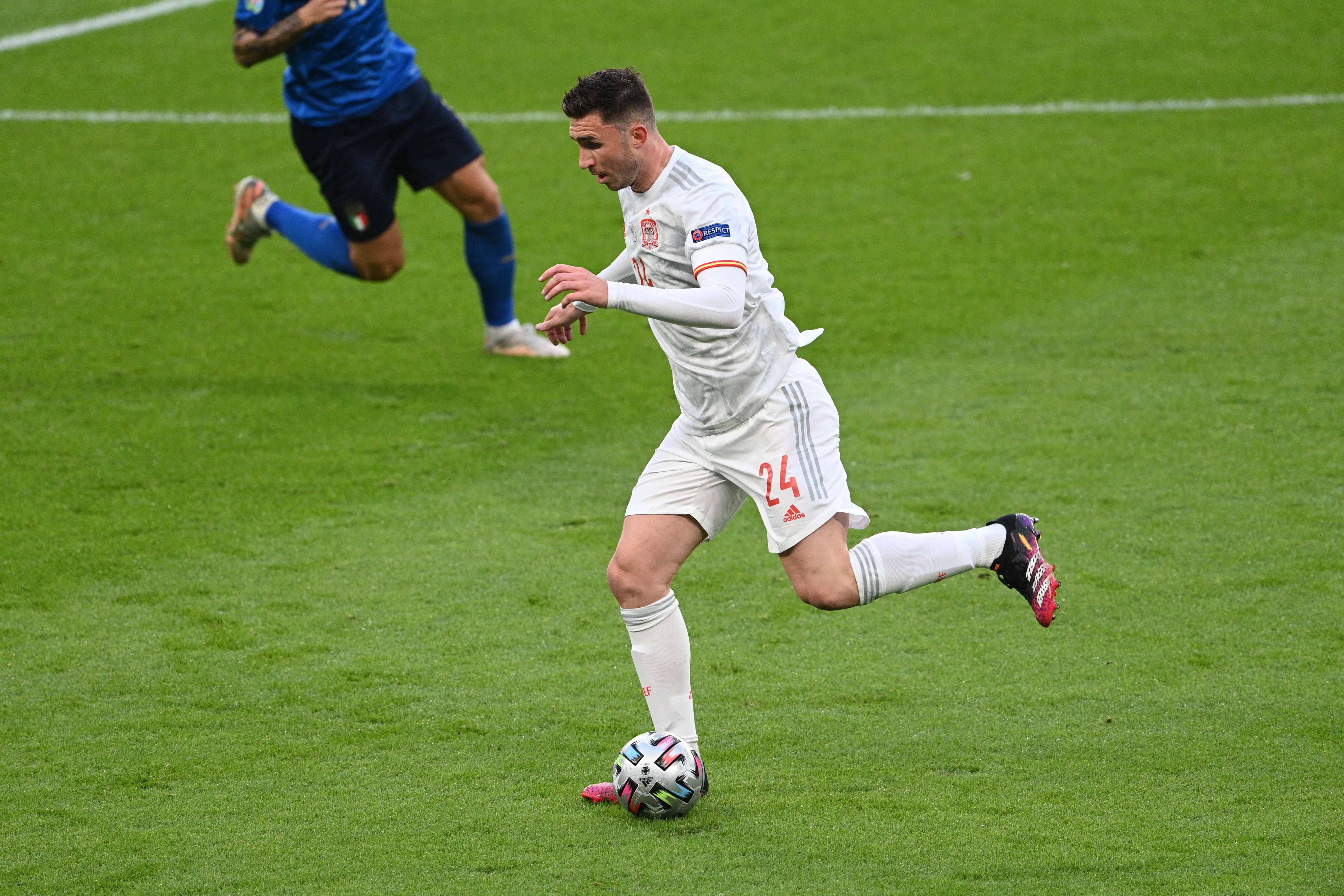 Laporte en las semifinales entre Italia y España.