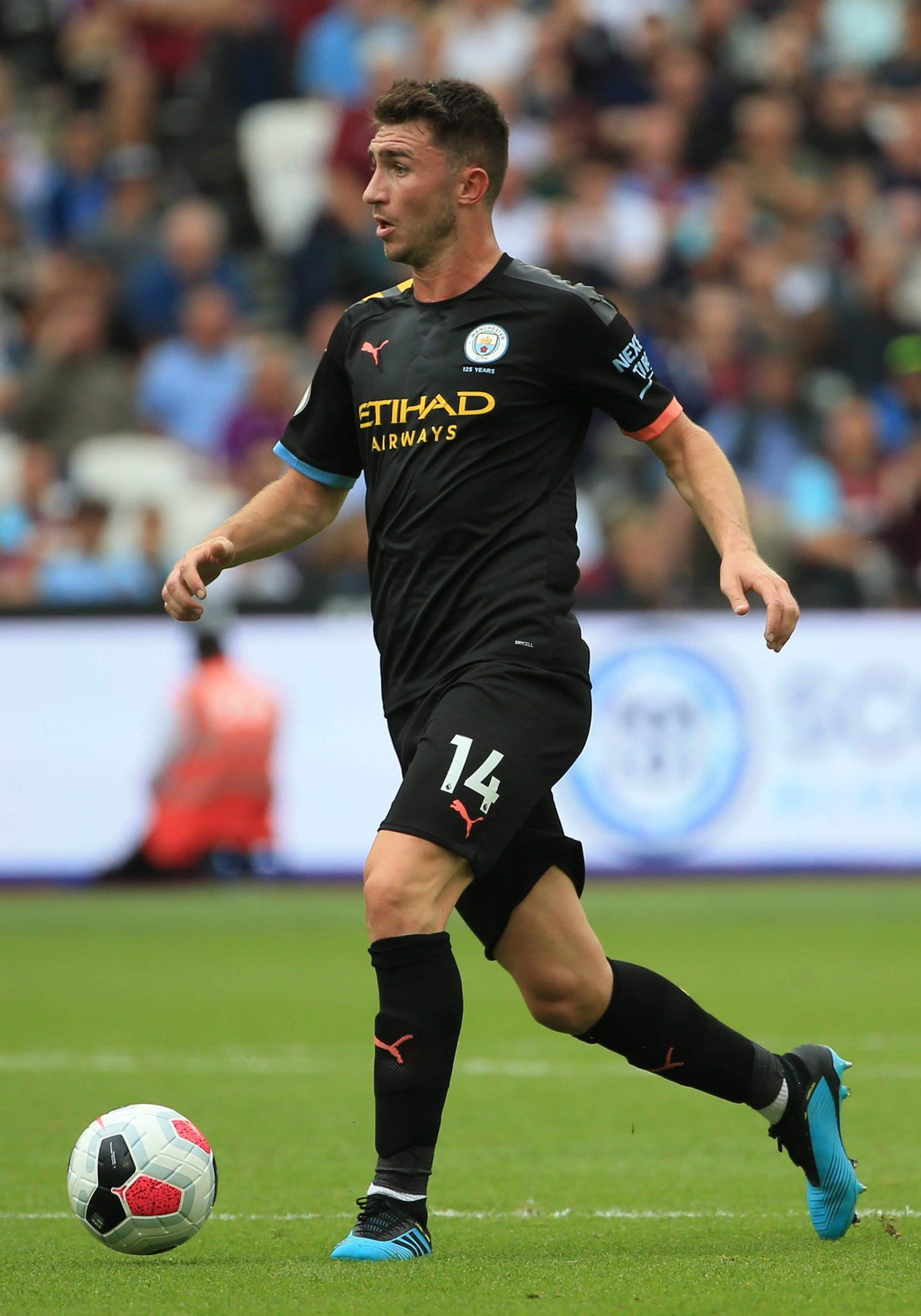  Aymeric Laporte ante el West Ham.