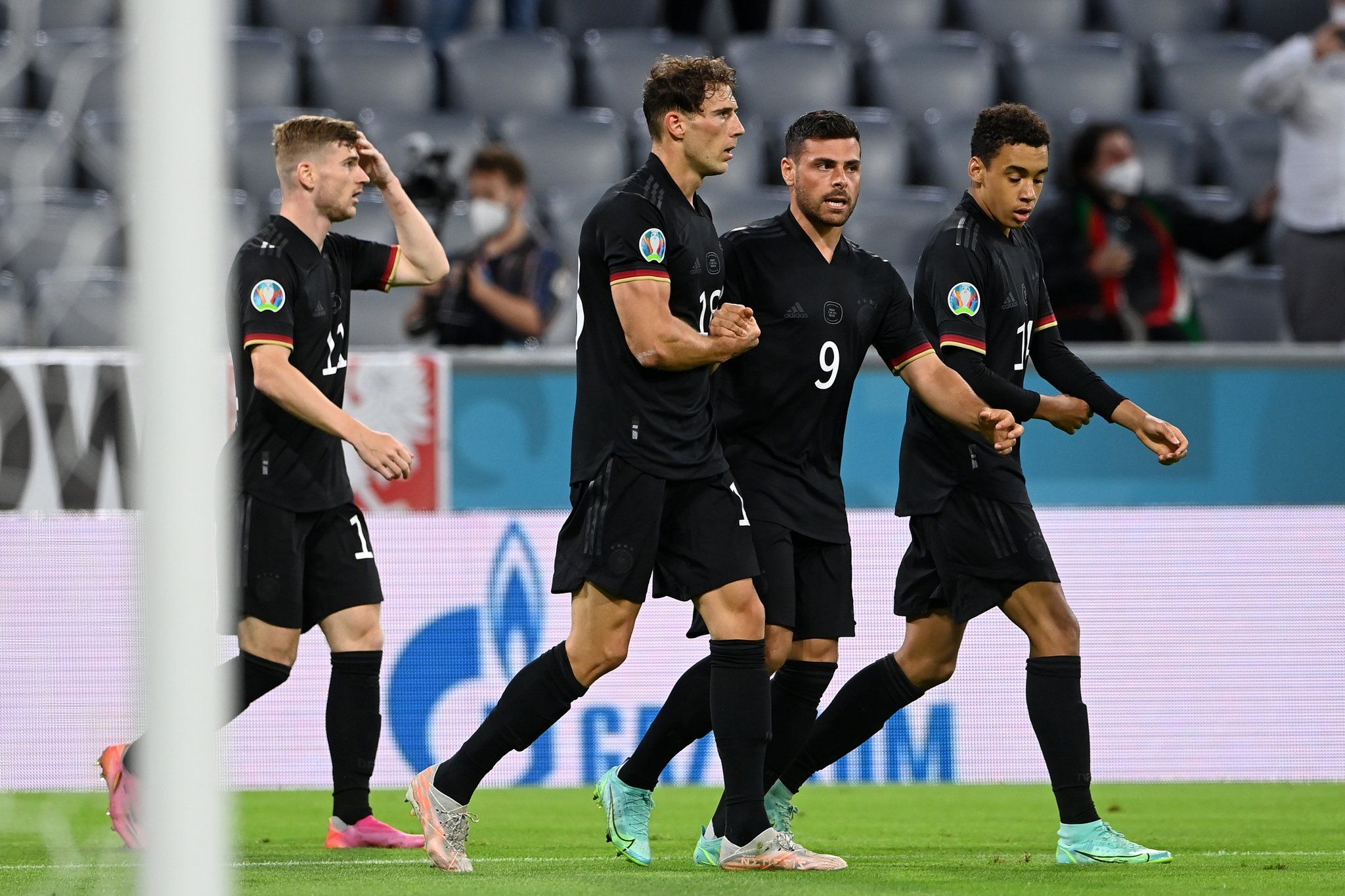  Los jugadores de Alemania celebran el gol del empate.