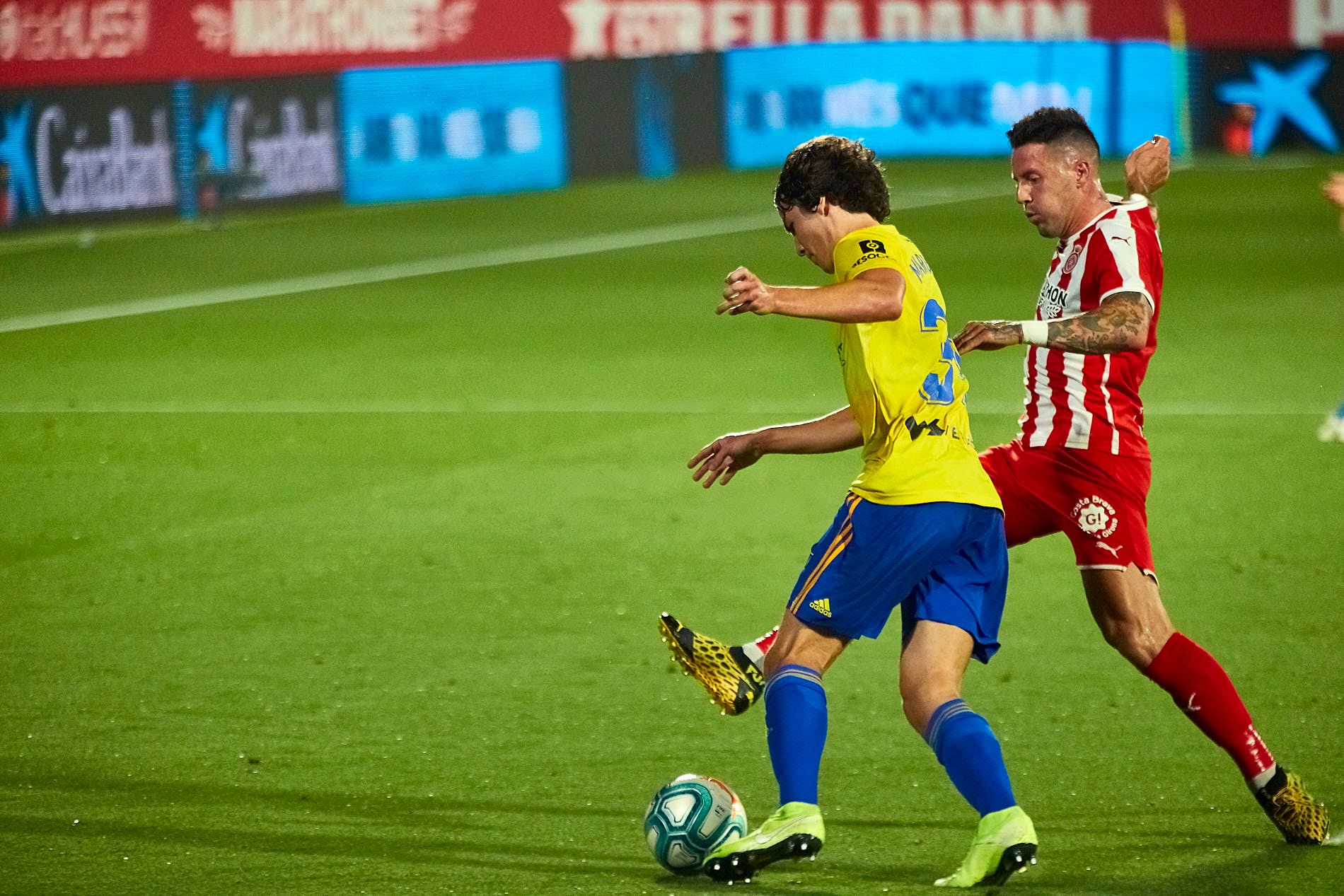  Marc Baró, en un partido ante el Girona con el Cádiz.