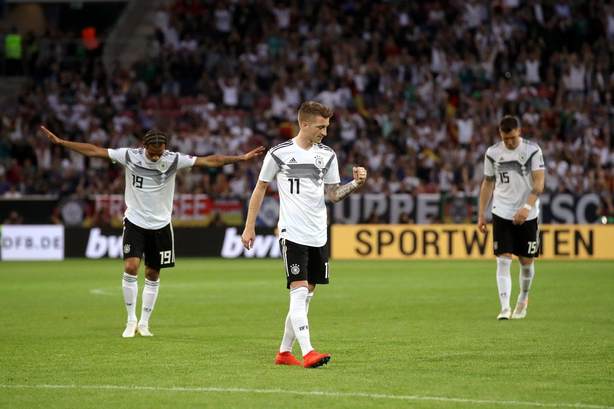  Marco Reus celebra uno de los goles de Alemania,
