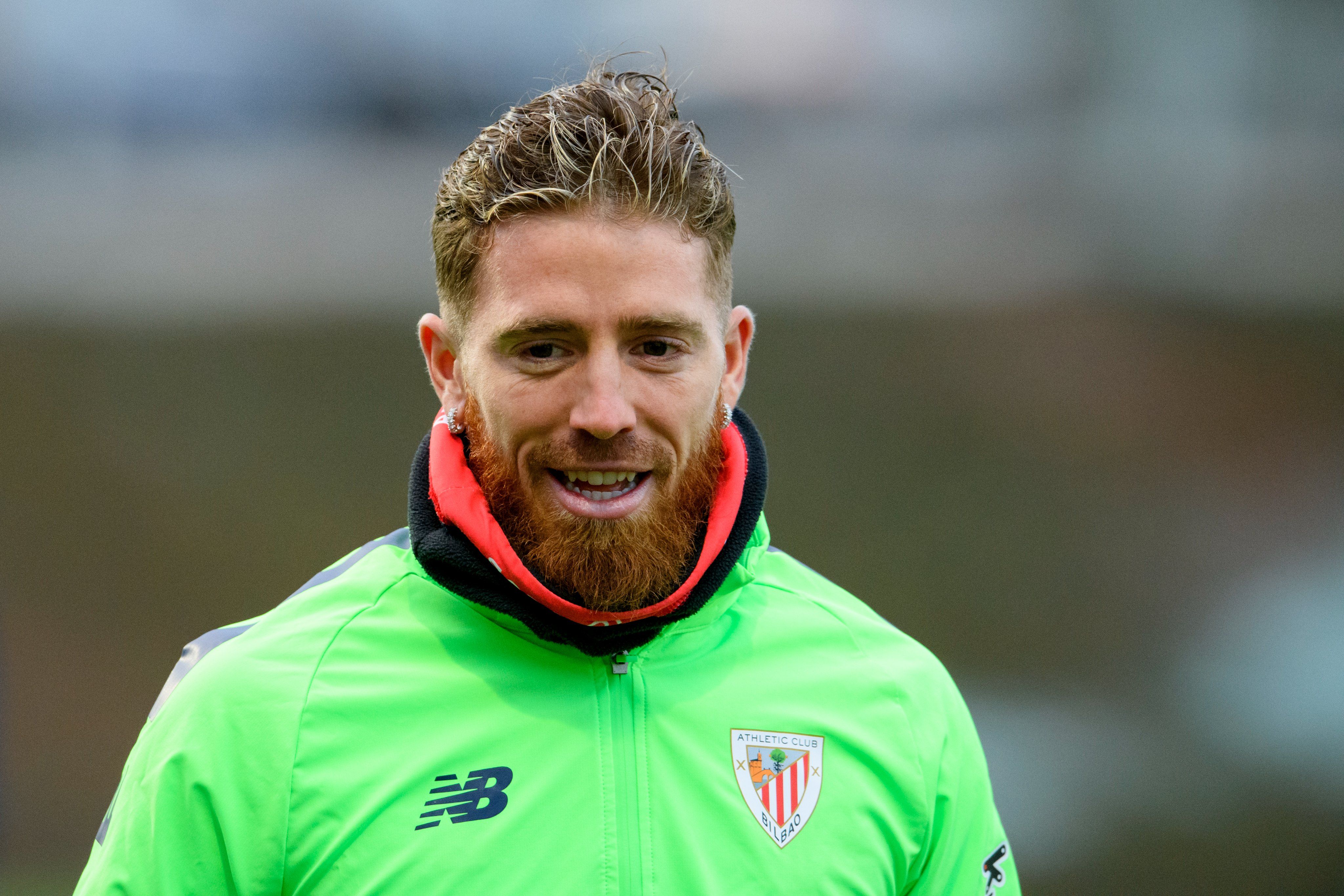  El capitán Iker Muniain, sonriente en Lezama.