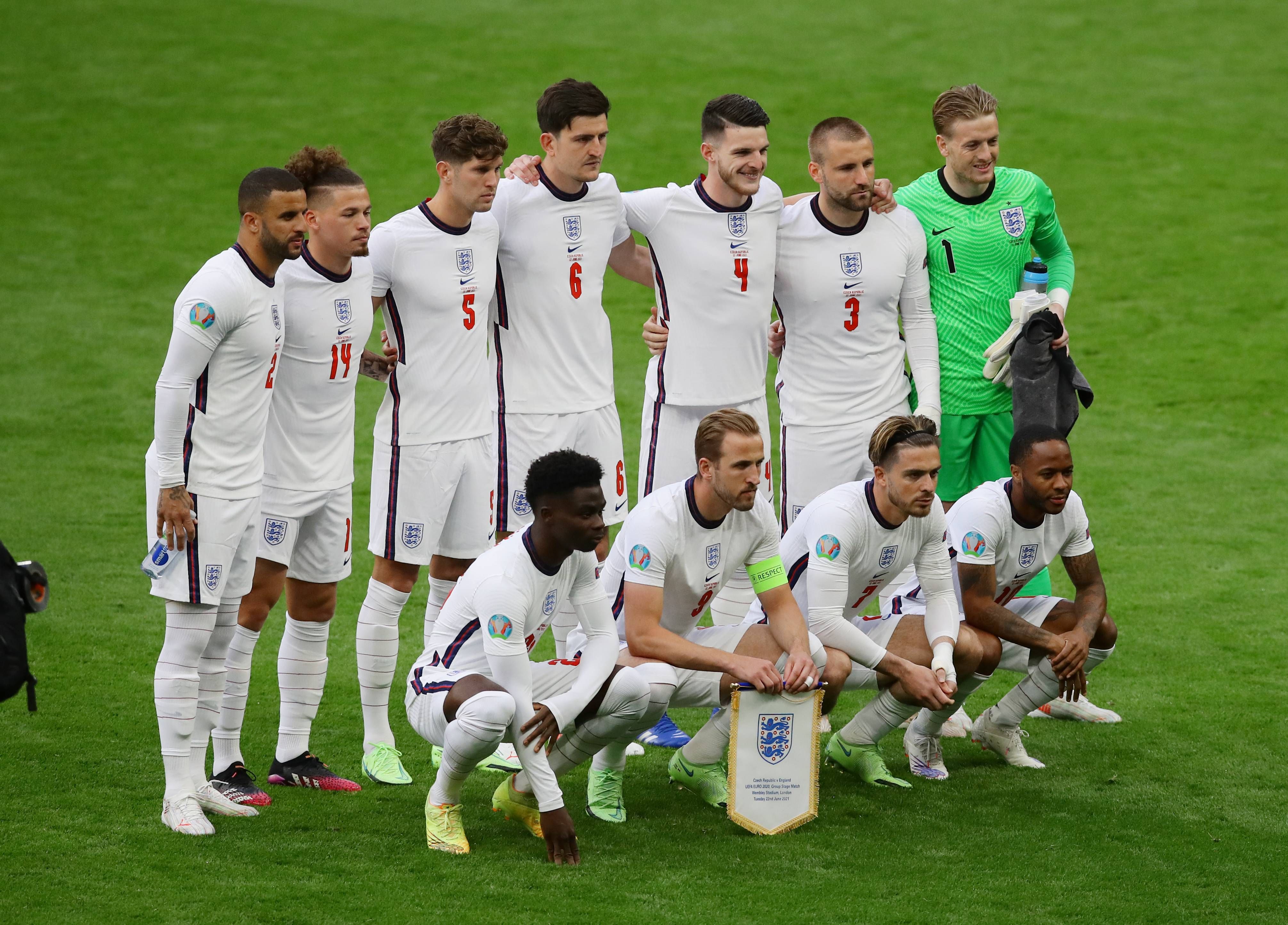  Once titular de Inglaterra ante República Checa.