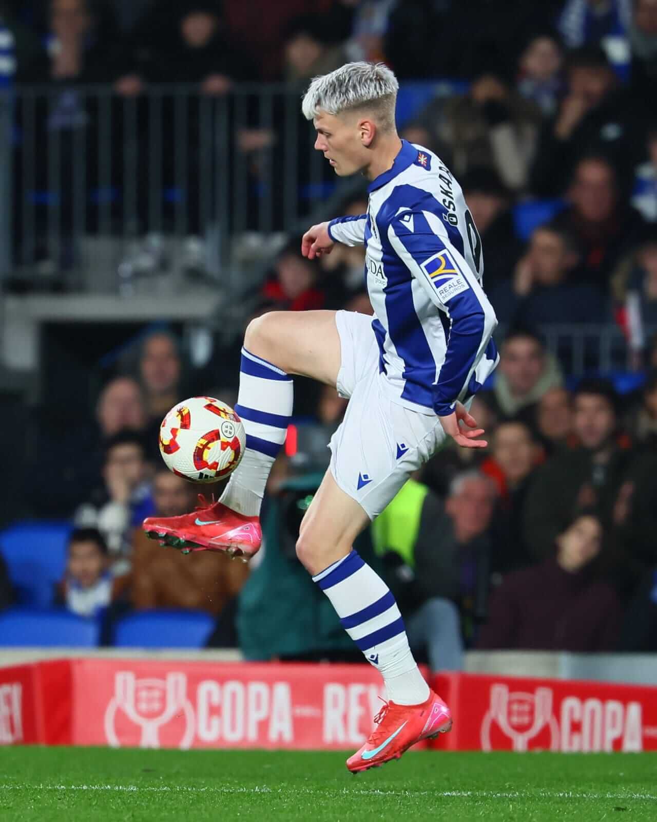 Orri Oskarsson fue ovacionado al entrar al campo (Foto: Real Sociedad).