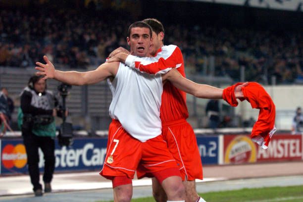  Pandiani celebra el gol en Delle Alpi.