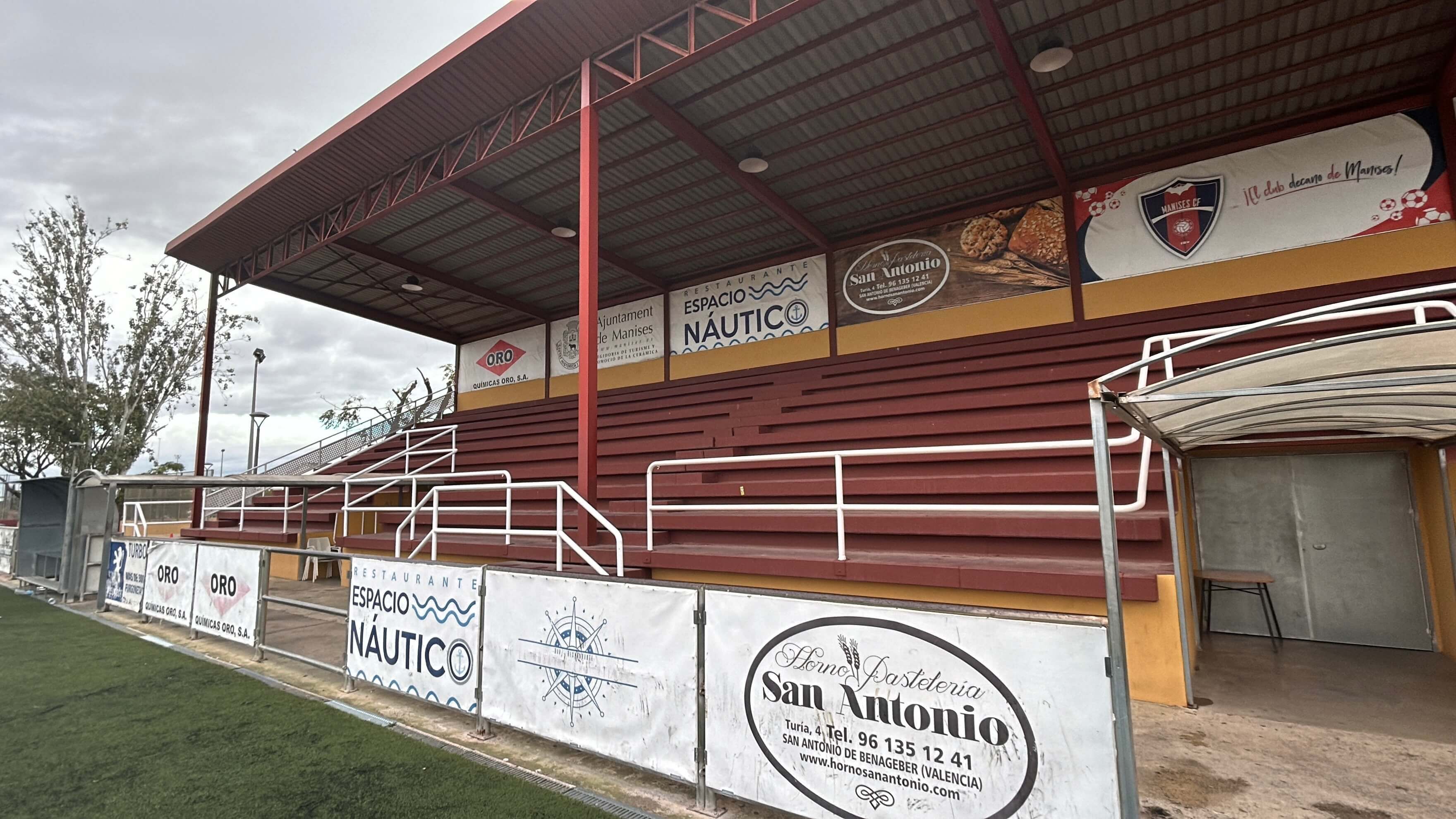  Polideportivo Municipal Manises
