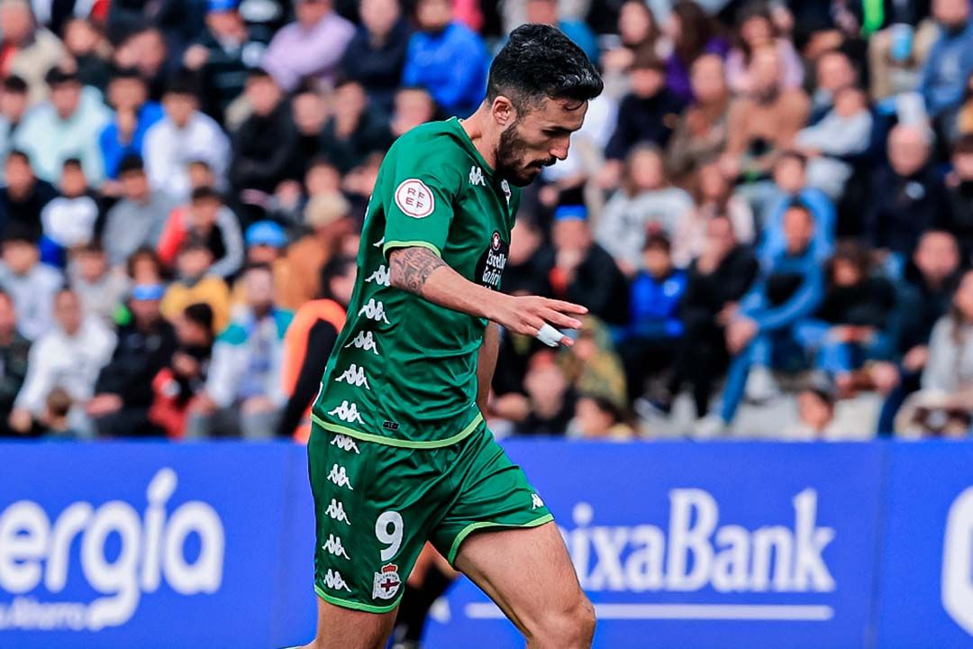 Alberto Quiles ante el San Fernando con el Deportivo