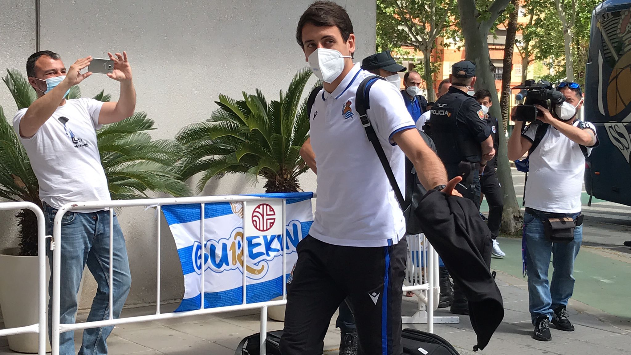  Mikel Oyarzabal, a la llegada a Sevilla