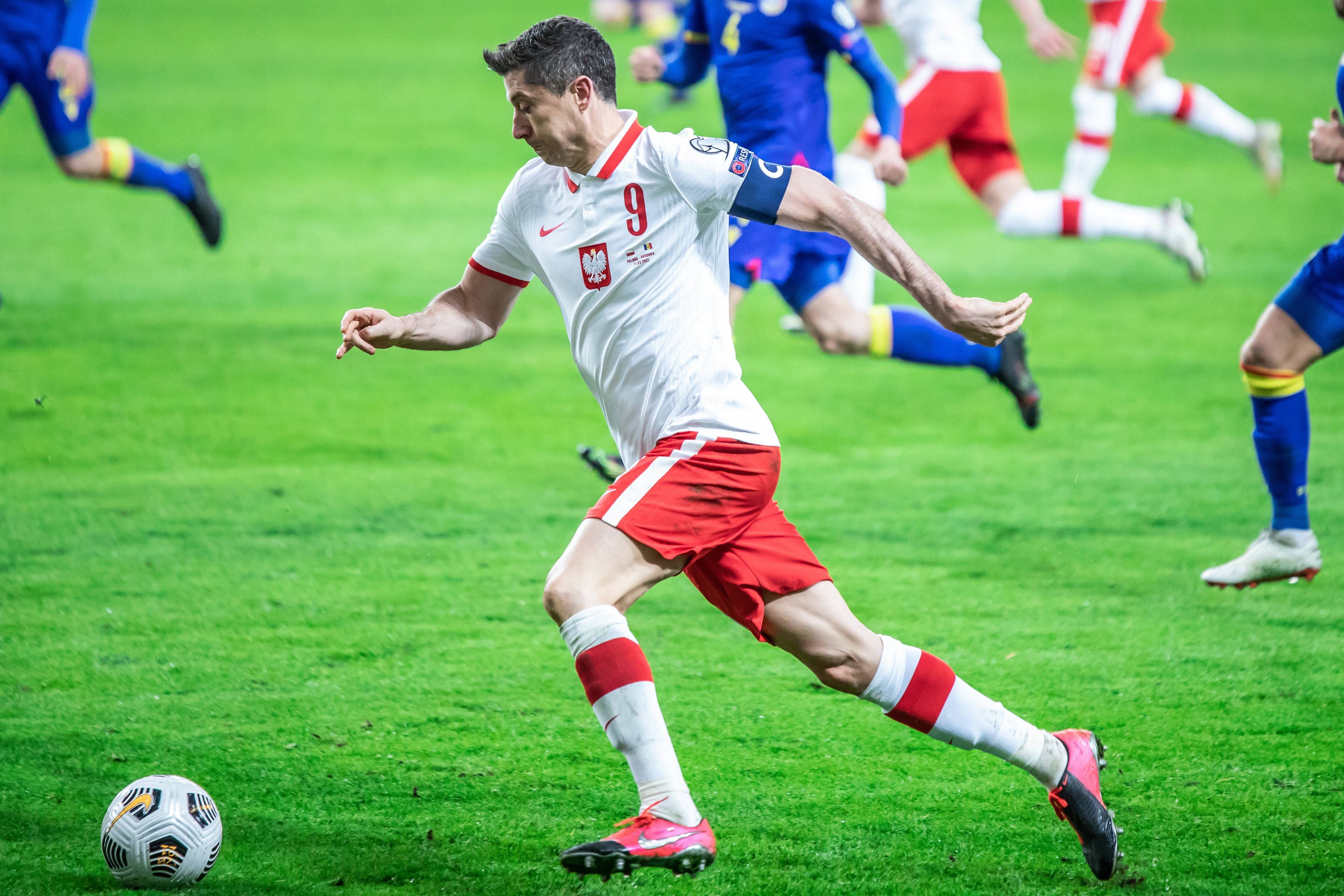 Robert Lewandowski, principal amenaza para España este sábado.