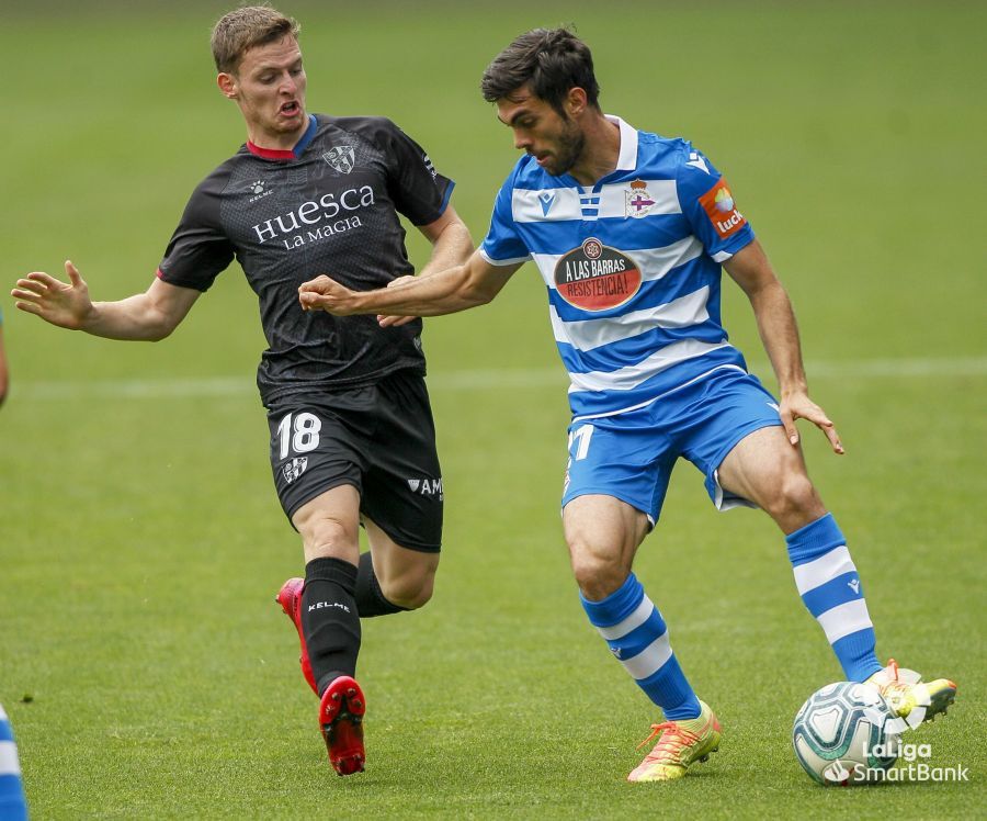  Salva Ruiz, en un lance del Dépor-Huesca.