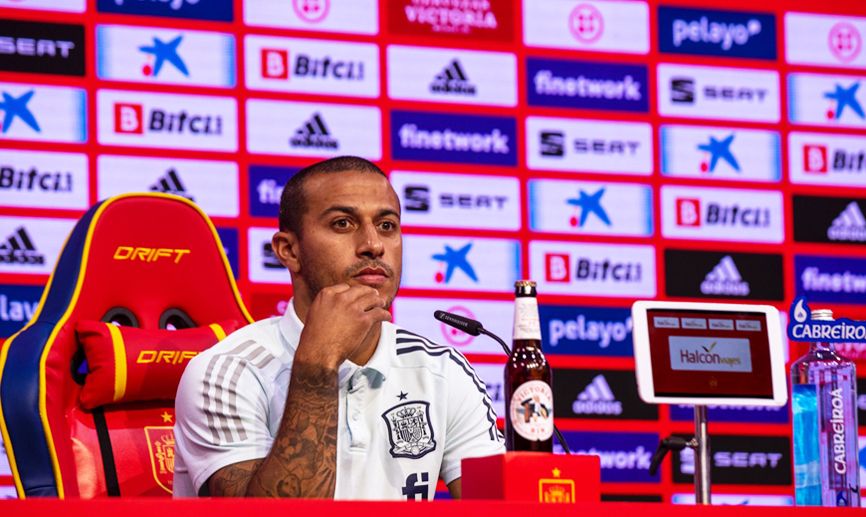  Thiago Alcántara, en rueda de prensa en Las Rozas.