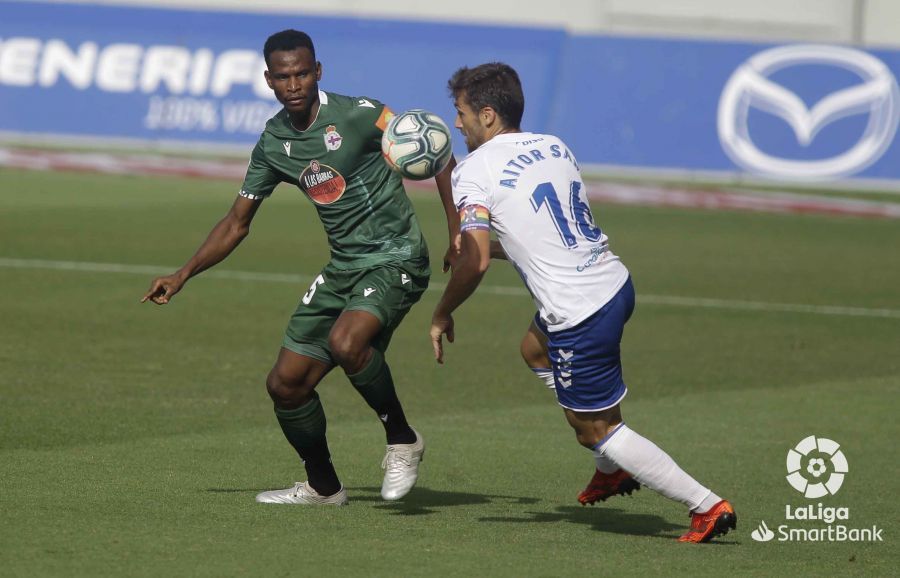  Uche Agbo, en el Heliodoro durante el partido ante el Tenerife.