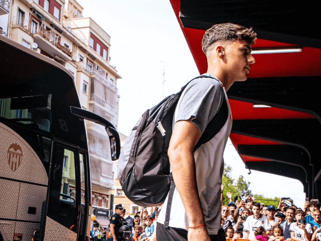 Vicent Abril, portero del Valencia CF, debuta en una convocatoria