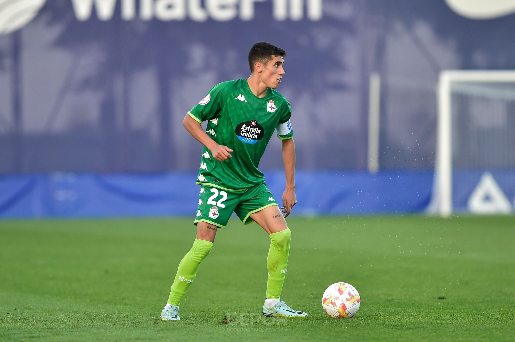  Diego Villares, como capitán del Deportivo, ante el Rayo Majadahonda