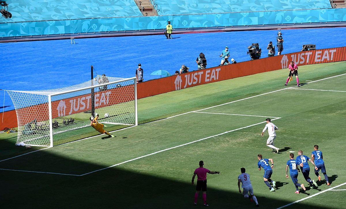 Morata falla ante Eslovenia desde los once metros.