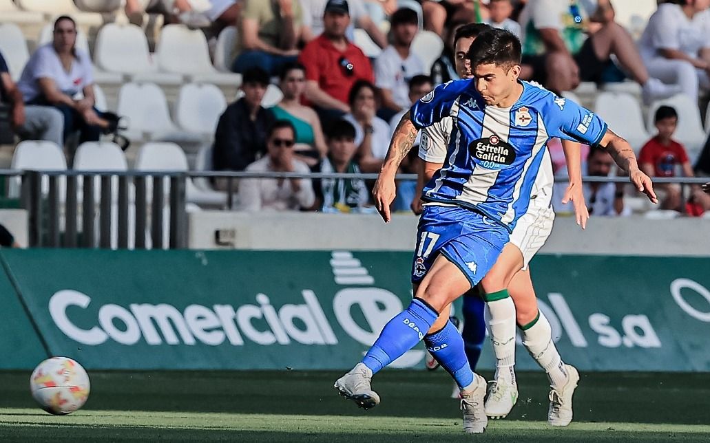  Kuki Zalazar volvió a ser titular ante el Córdoba