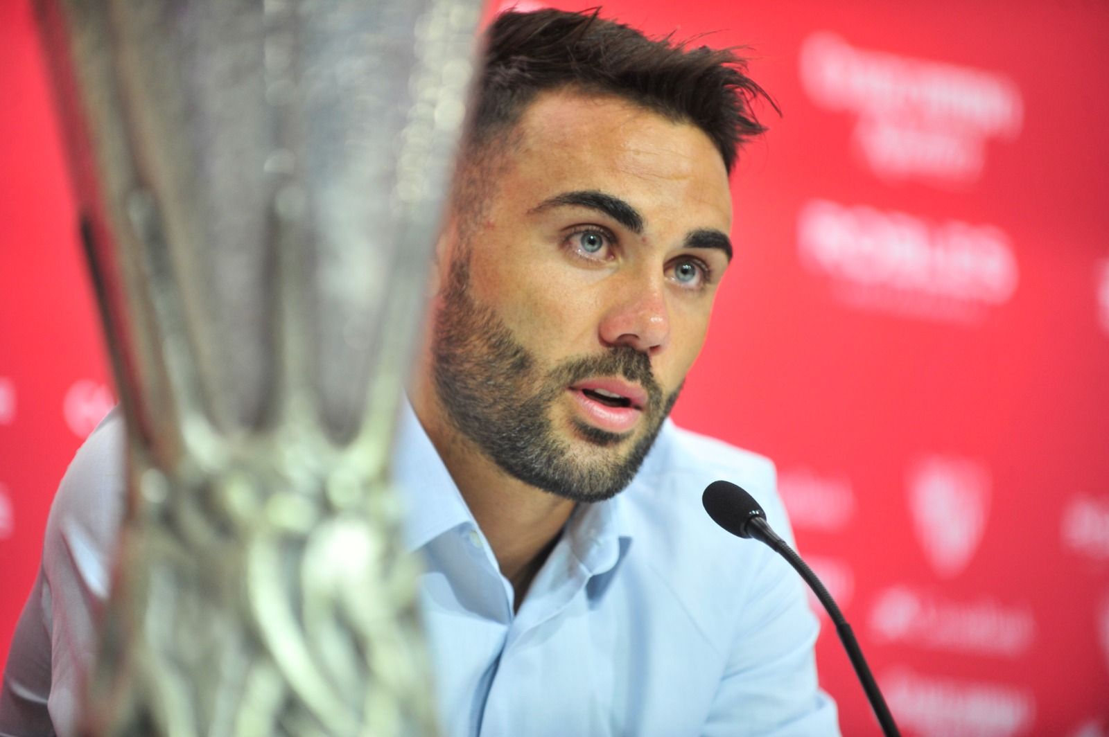  Iborra, en su despedida del Sevilla.