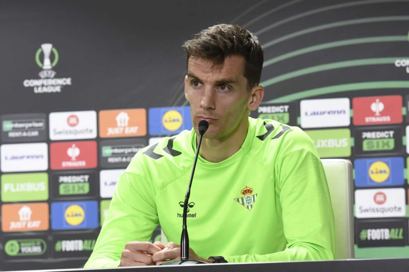 Diego Llorente, en la rueda de prensa previa al Petrocub-Betis.