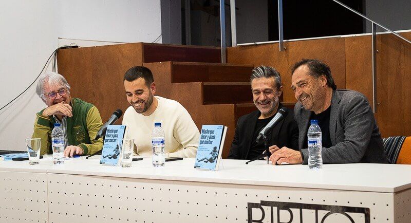  Javi Guillén con Alfredo Santaelena y Pedro Riesco en una presentación de su libro.