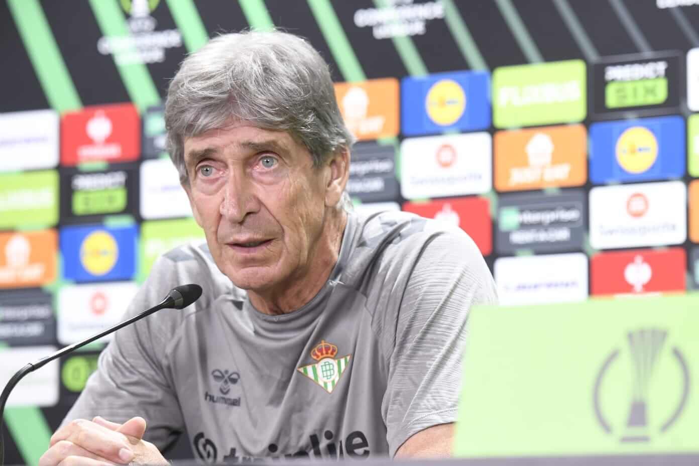  Manuel Pellegrini, en la sala de prensa
