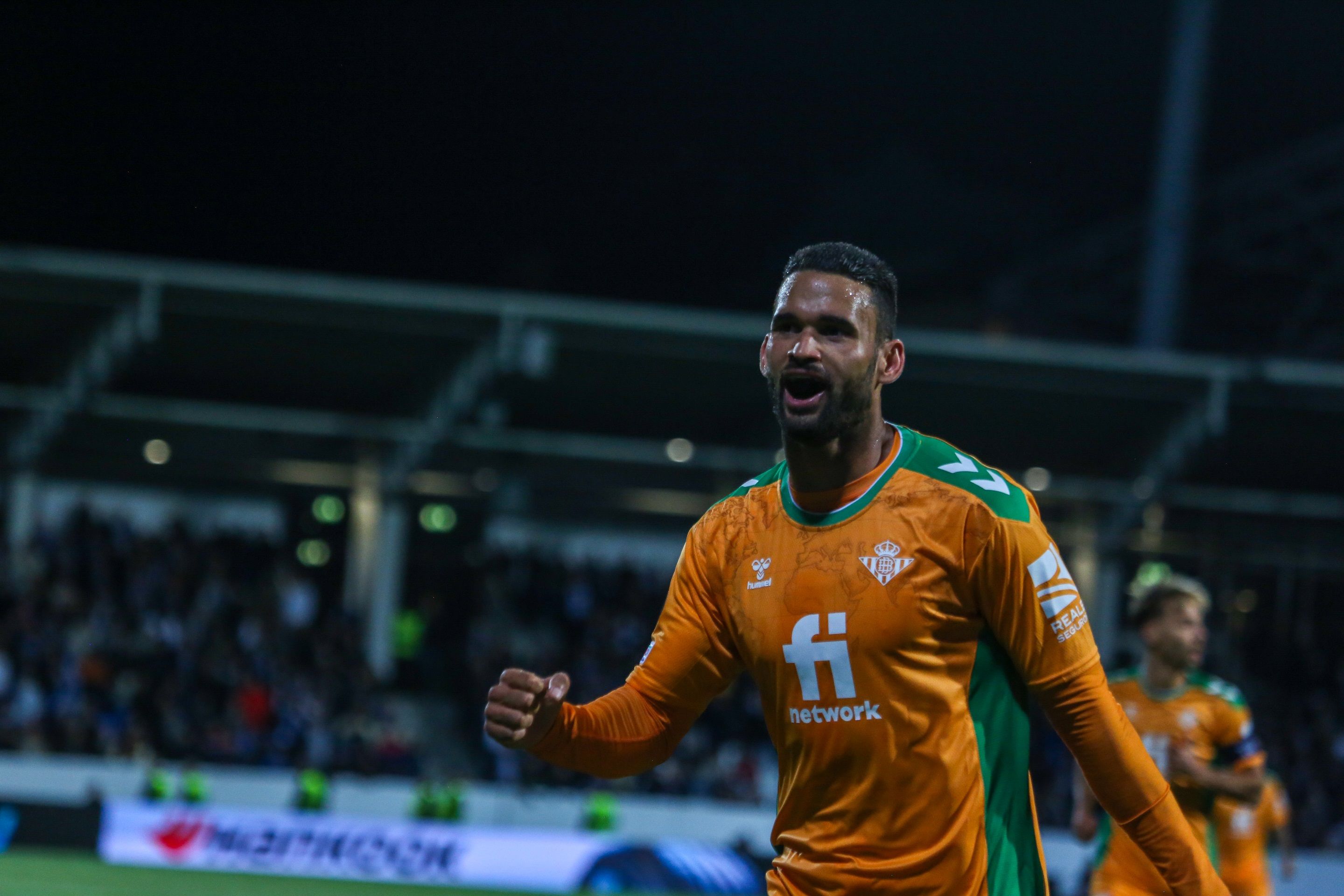  Celebración de un tanto de Willian José.