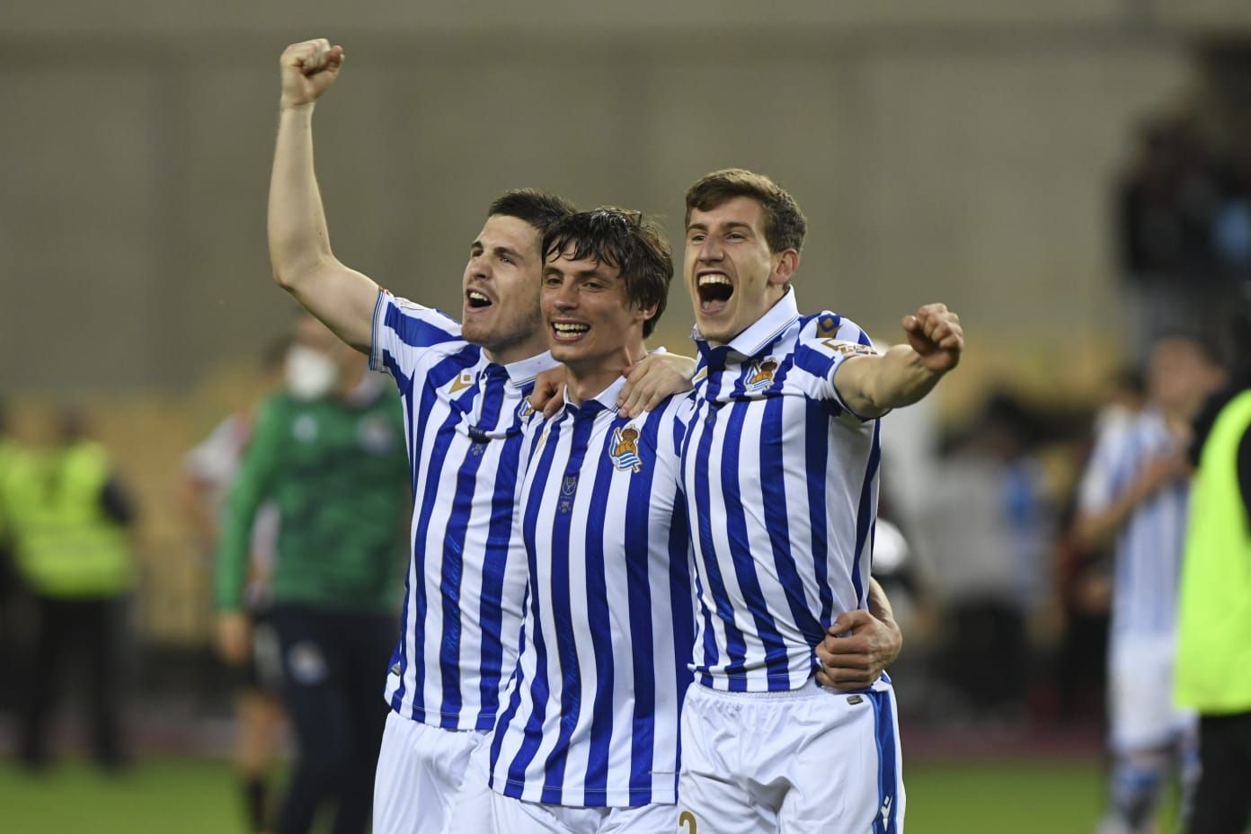  Zubeldia, Le Normand y Aihen gritan de felicidad tras la consecución del título (Foto: Kiko Hurta