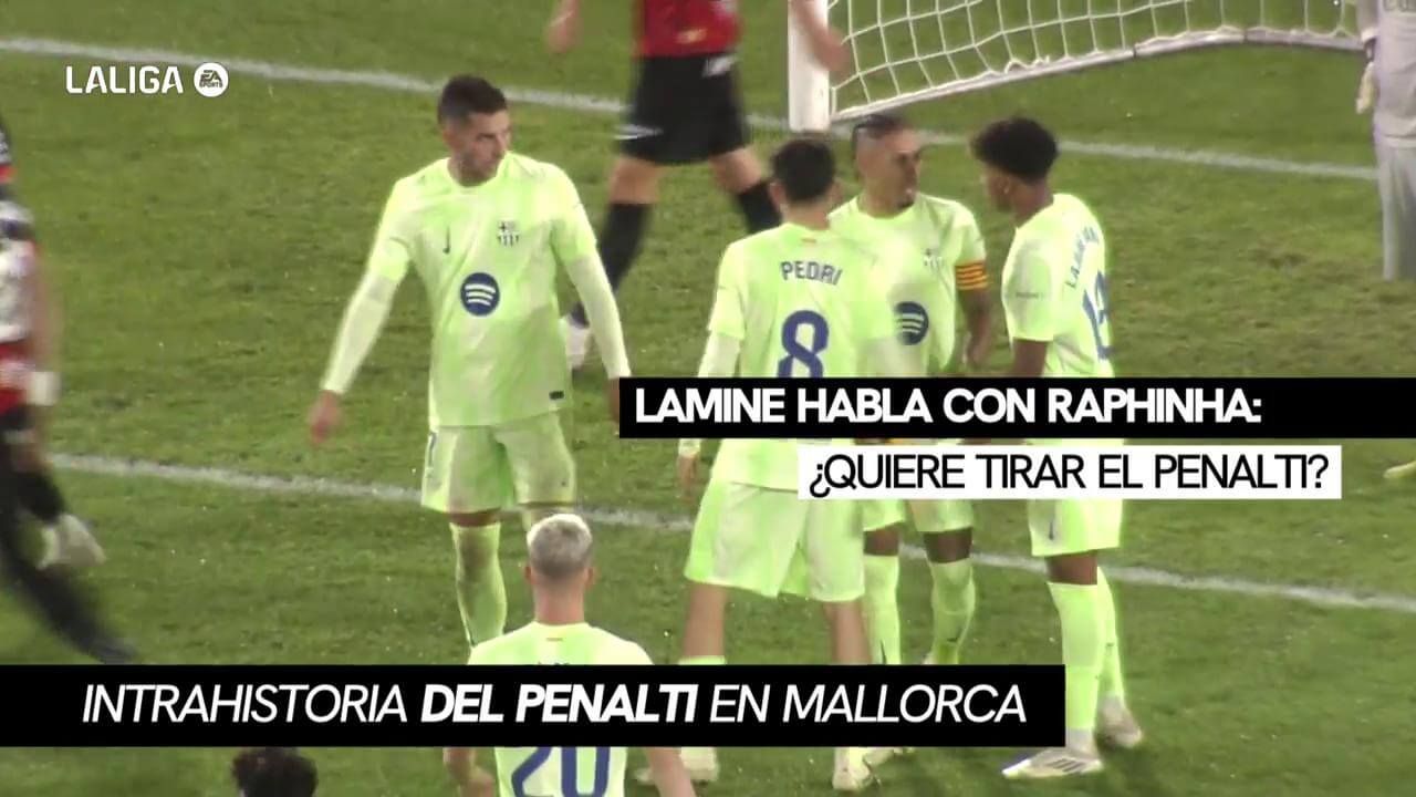  Raphinha y Lamine Yamal tras pitar penalti Gil Manzano (ElDesmareque)